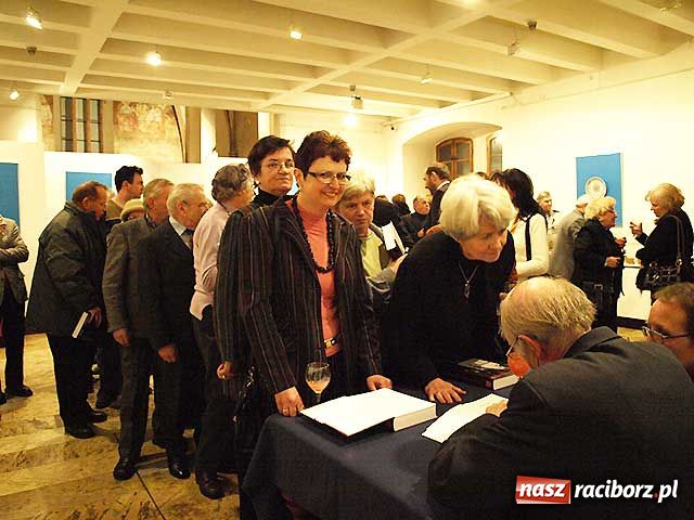 Zdjęcie w galerii na portalu naszraciborz.pl: Spotkanie autorskie Pawła Newerli wiadomości z regionu