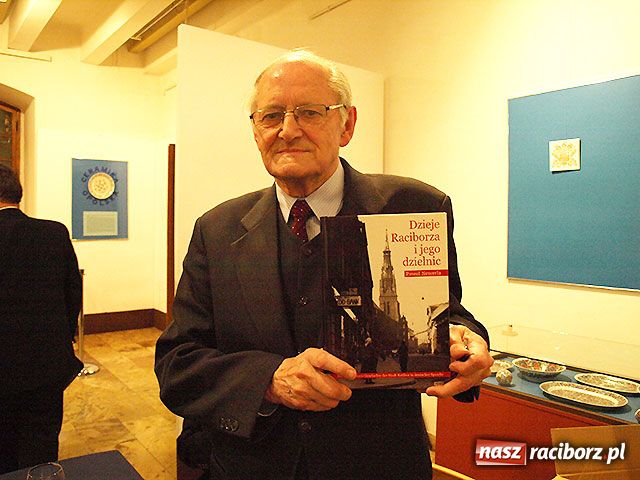 Zdjęcie w galerii na portalu naszraciborz.pl: Spotkanie autorskie Pawła Newerli wiadomości z regionu