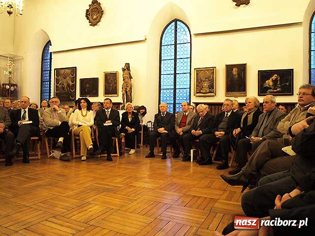 Zdjęcie w galerii na portalu naszraciborz.pl: Spotkanie autorskie Pawła Newerli wiadomości z regionu