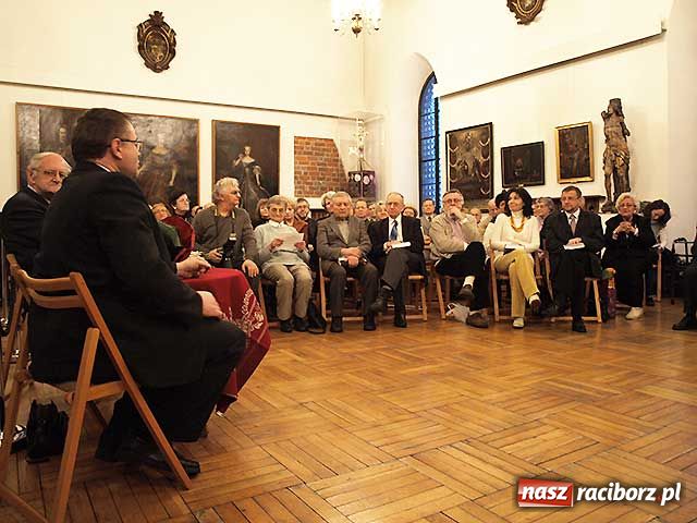 Zdjęcie w galerii na portalu naszraciborz.pl: Spotkanie autorskie Pawła Newerli wiadomości z regionu