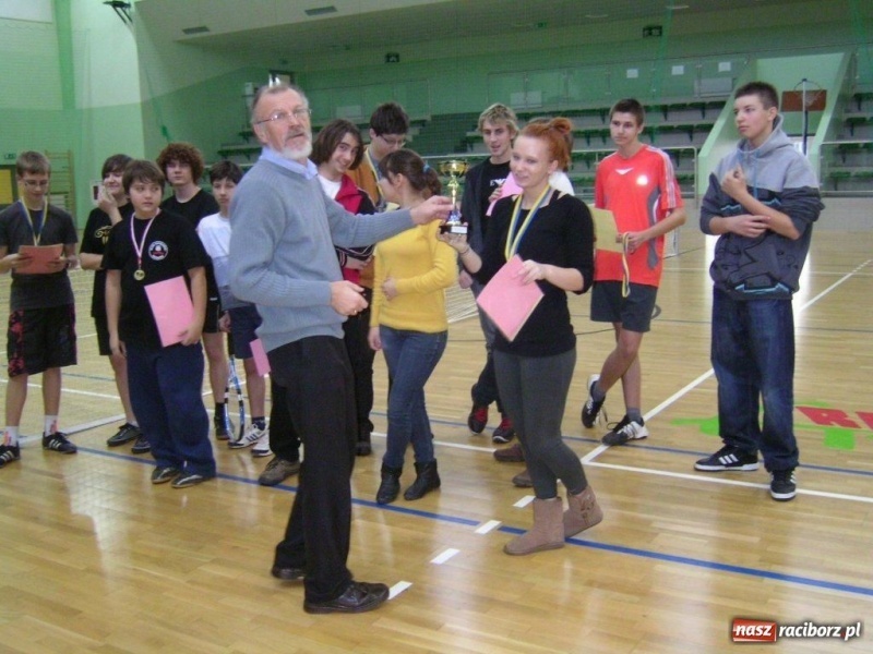 Zdjęcie w galerii na portalu naszraciborz.pl: Mikołaj u młodych tenisistów wiadomości z regionu