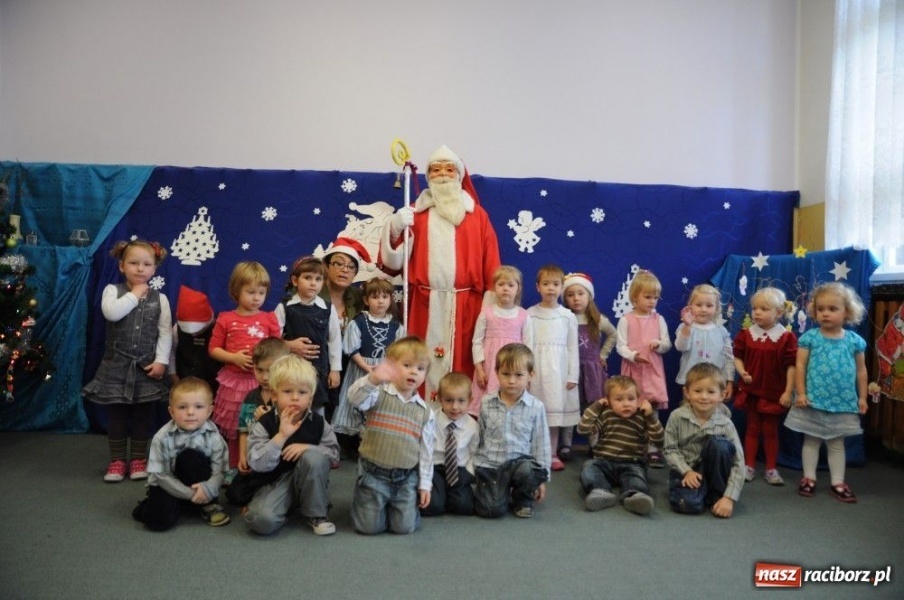 Zdjęcie w galerii na portalu naszraciborz.pl: W Krzanowicach tradycyjna procesja wiadomości z regionu