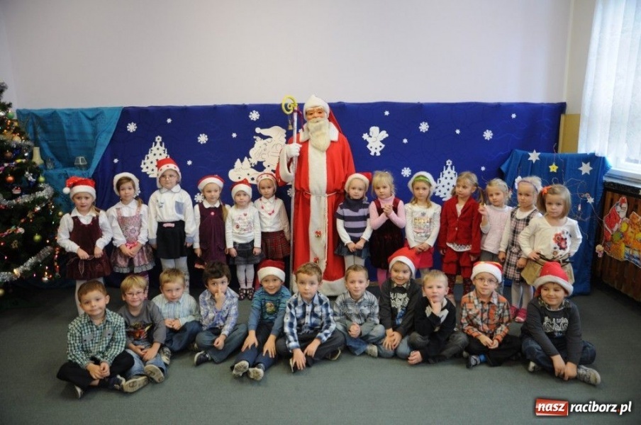 Zdjęcie w galerii na portalu naszraciborz.pl: W Krzanowicach tradycyjna procesja wiadomości z regionu