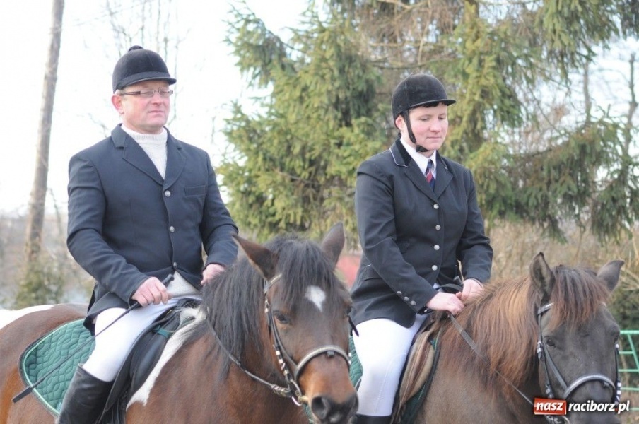 Zdjęcie w galerii na portalu naszraciborz.pl: W Krzanowicach tradycyjna procesja wiadomości z regionu