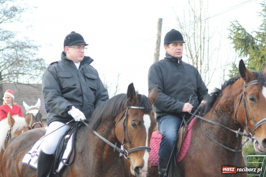 Zdjęcie w galerii na portalu naszraciborz.pl: W Krzanowicach tradycyjna procesja wiadomości z regionu