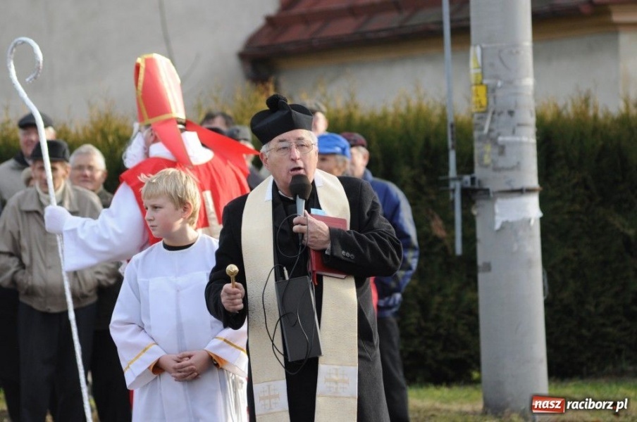 Zdjęcie w galerii na portalu naszraciborz.pl: W Krzanowicach tradycyjna procesja wiadomości z regionu