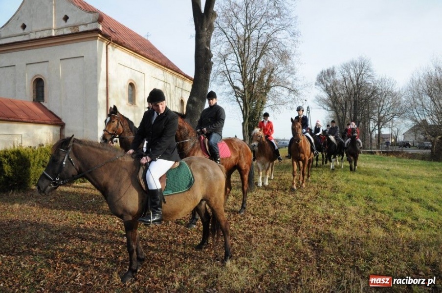 Zdjęcie w galerii na portalu naszraciborz.pl: W Krzanowicach tradycyjna procesja wiadomości z regionu