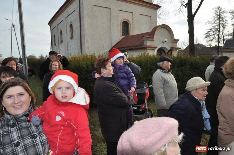Zdjęcie w galerii na portalu naszraciborz.pl: W Krzanowicach tradycyjna procesja wiadomości z regionu