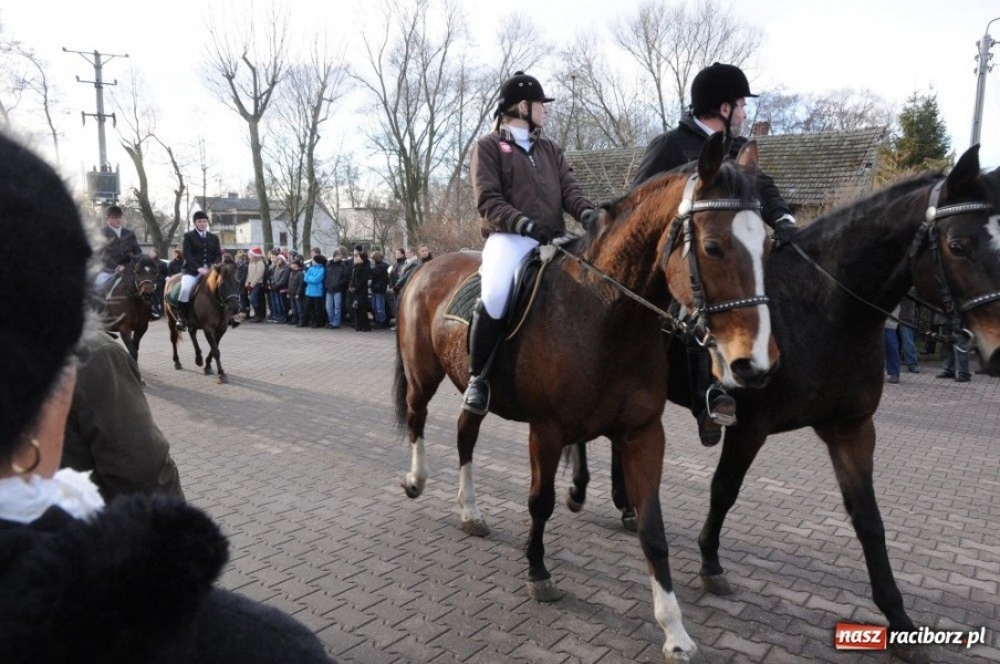 Zdjęcie w galerii na portalu naszraciborz.pl: W Krzanowicach tradycyjna procesja wiadomości z regionu