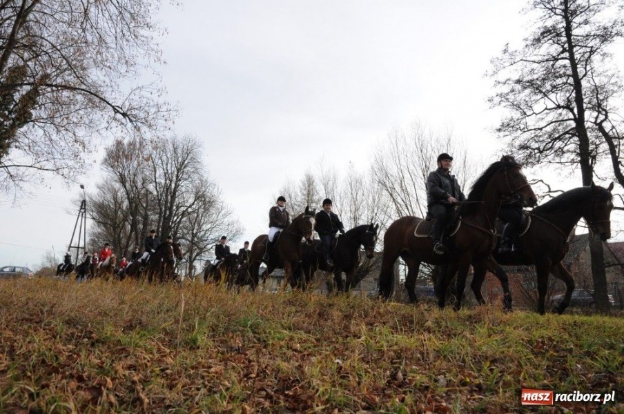 Zdjęcie w galerii na portalu naszraciborz.pl: W Krzanowicach tradycyjna procesja wiadomości z regionu