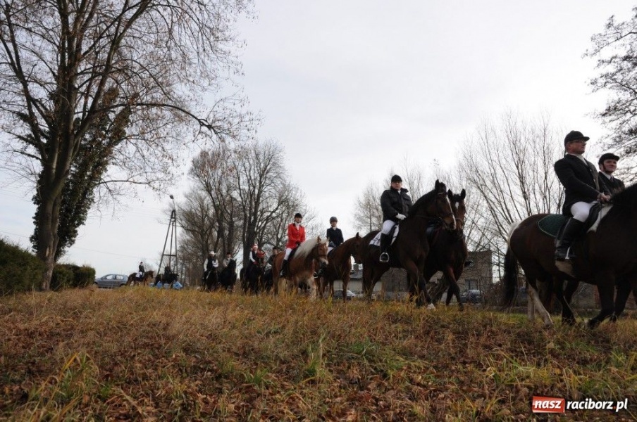 Zdjęcie w galerii na portalu naszraciborz.pl: W Krzanowicach tradycyjna procesja wiadomości z regionu