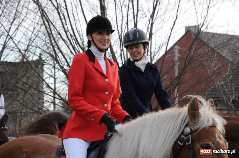 Zdjęcie w galerii na portalu naszraciborz.pl: W Krzanowicach tradycyjna procesja wiadomości z regionu