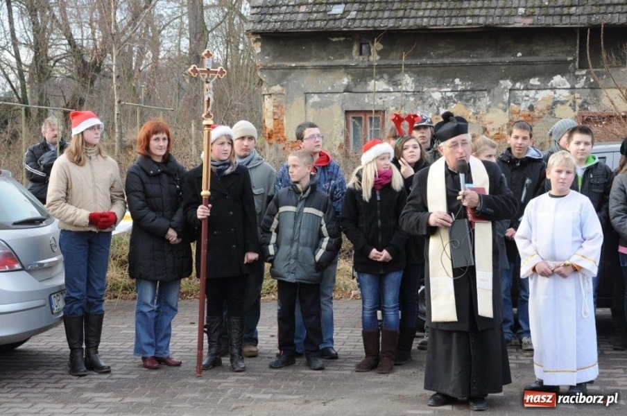 Zdjęcie w galerii na portalu naszraciborz.pl: W Krzanowicach tradycyjna procesja wiadomości z regionu