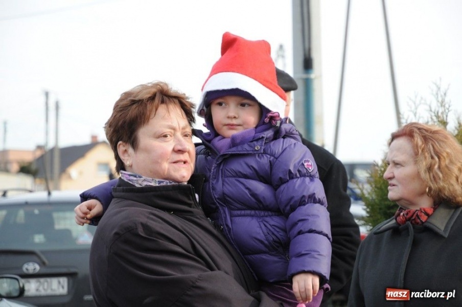 Zdjęcie w galerii na portalu naszraciborz.pl: W Krzanowicach tradycyjna procesja wiadomości z regionu