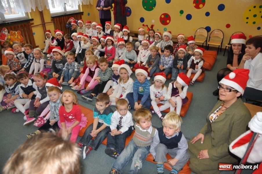 Zdjęcie w galerii na portalu naszraciborz.pl: W Krzanowicach tradycyjna procesja wiadomości z regionu