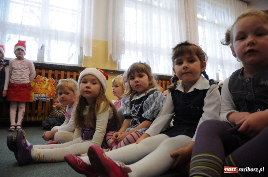 Zdjęcie w galerii na portalu naszraciborz.pl: W Krzanowicach tradycyjna procesja wiadomości z regionu