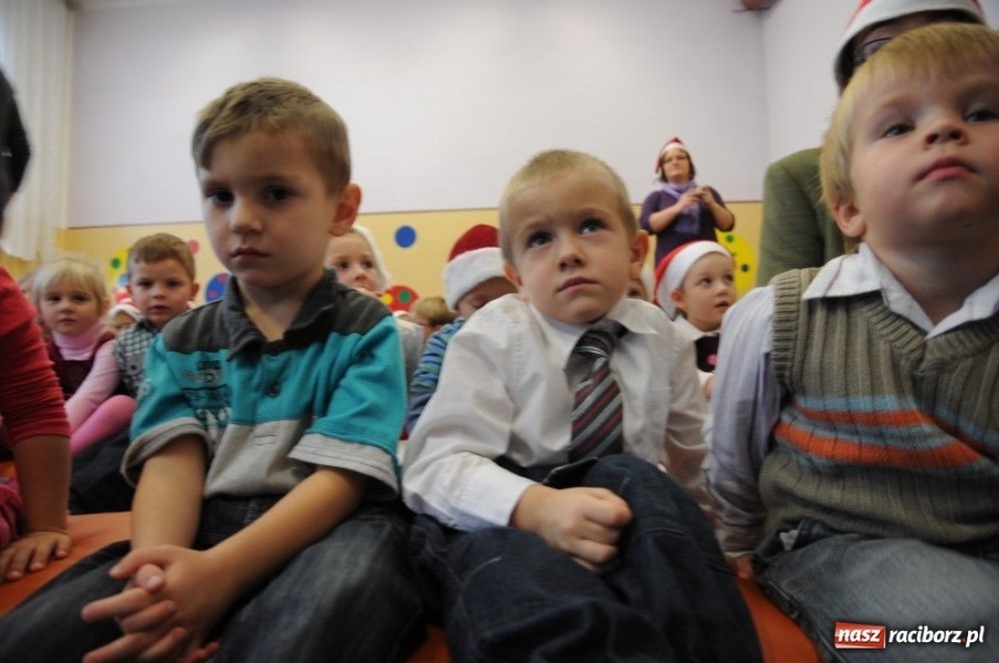 Zdjęcie w galerii na portalu naszraciborz.pl: W Krzanowicach tradycyjna procesja wiadomości z regionu