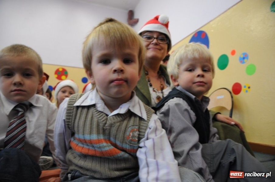 Zdjęcie w galerii na portalu naszraciborz.pl: W Krzanowicach tradycyjna procesja wiadomości z regionu