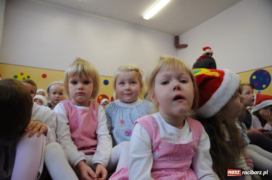 Zdjęcie w galerii na portalu naszraciborz.pl: W Krzanowicach tradycyjna procesja wiadomości z regionu