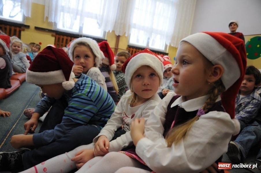 Zdjęcie w galerii na portalu naszraciborz.pl: W Krzanowicach tradycyjna procesja wiadomości z regionu