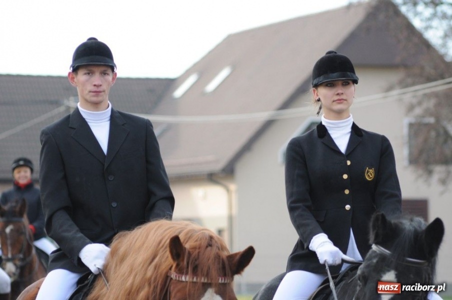 Zdjęcie w galerii na portalu naszraciborz.pl: W Krzanowicach tradycyjna procesja wiadomości z regionu