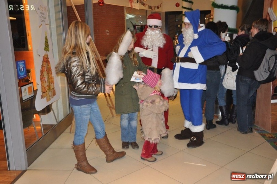 Zdjęcie w galerii na portalu naszraciborz.pl: Poznaliśmy kandydatów na Mikołaja roku wiadomości z regionu