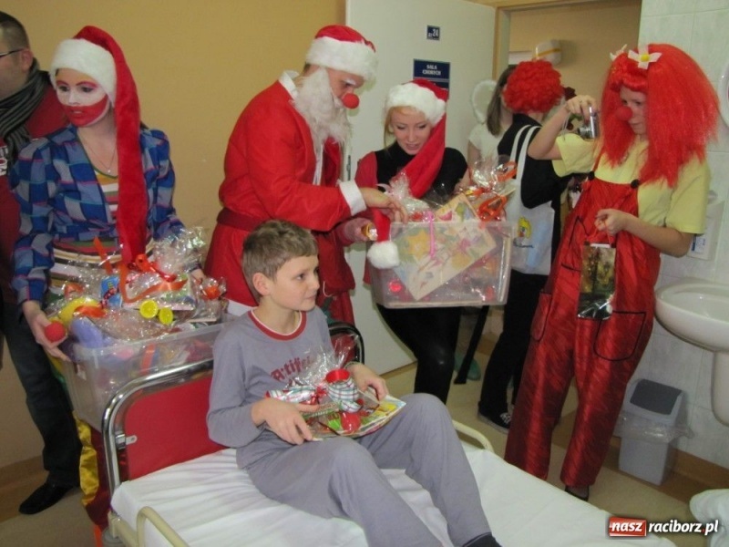 Zdjęcie w galerii na portalu naszraciborz.pl: Mikołaj nie zapomina o pacjentach wiadomości z regionu