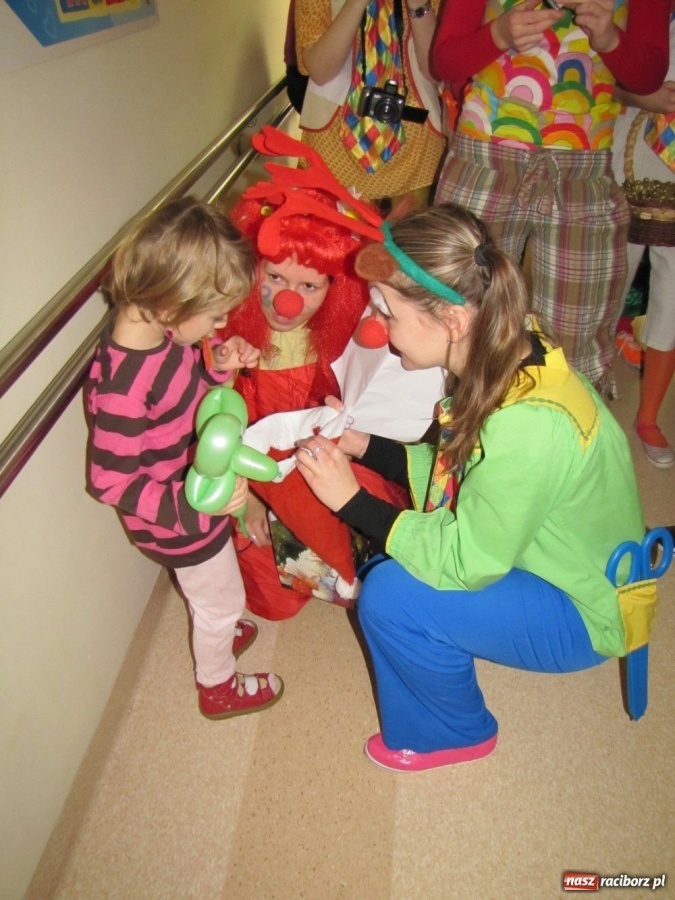 Zdjęcie w galerii na portalu naszraciborz.pl: Mikołaj nie zapomina o pacjentach wiadomości z regionu