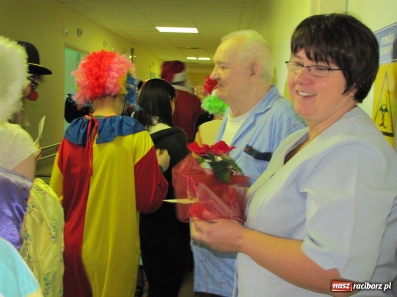 Zdjęcie w galerii na portalu naszraciborz.pl: Mikołaj nie zapomina o pacjentach wiadomości z regionu