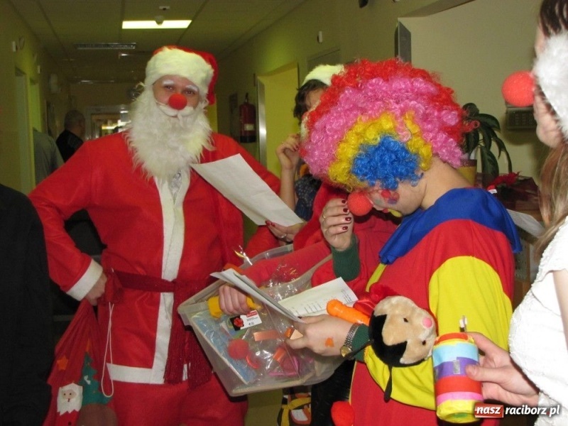 Zdjęcie w galerii na portalu naszraciborz.pl: Mikołaj nie zapomina o pacjentach wiadomości z regionu