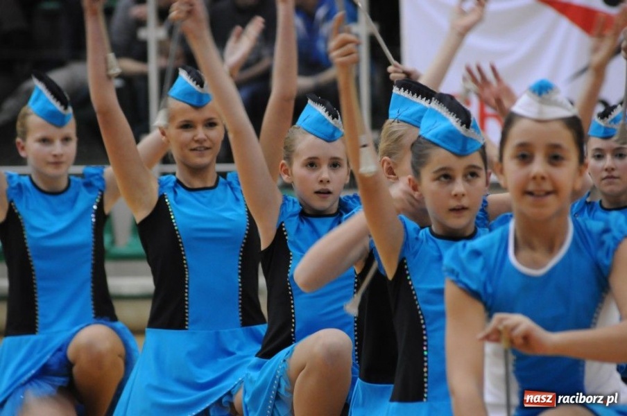 Zdjęcie w galerii na portalu naszraciborz.pl: Mikołajkowa fiesta w Arenie Rafako wiadomości z regionu