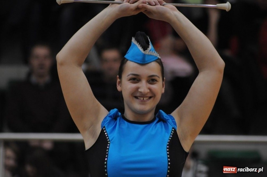 Zdjęcie w galerii na portalu naszraciborz.pl: Mikołajkowa fiesta w Arenie Rafako wiadomości z regionu