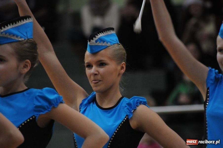 Zdjęcie w galerii na portalu naszraciborz.pl: Mikołajkowa fiesta w Arenie Rafako wiadomości z regionu