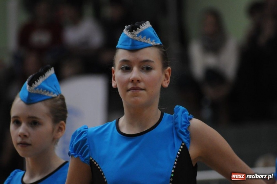 Zdjęcie w galerii na portalu naszraciborz.pl: Mikołajkowa fiesta w Arenie Rafako wiadomości z regionu