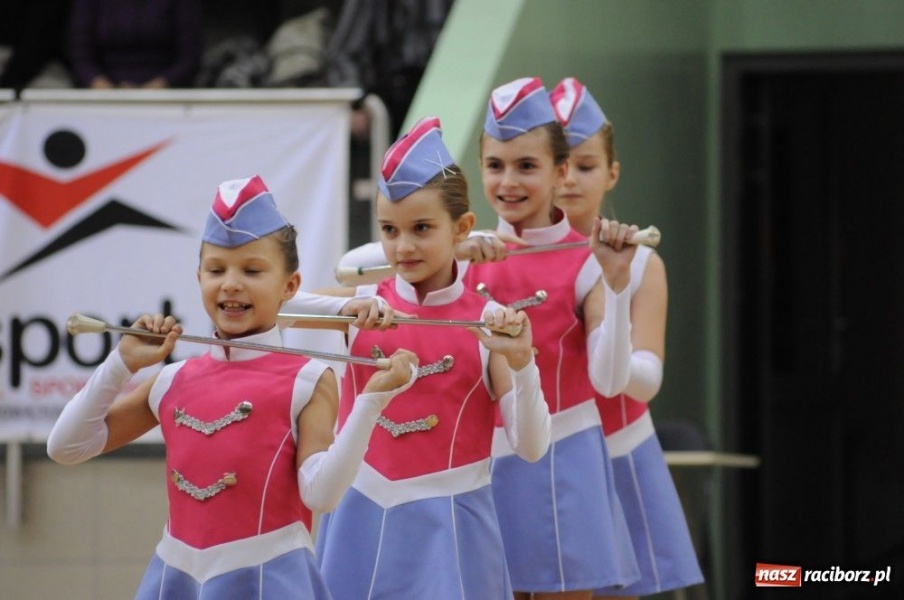 Zdjęcie w galerii na portalu naszraciborz.pl: Mikołajkowa fiesta w Arenie Rafako wiadomości z regionu