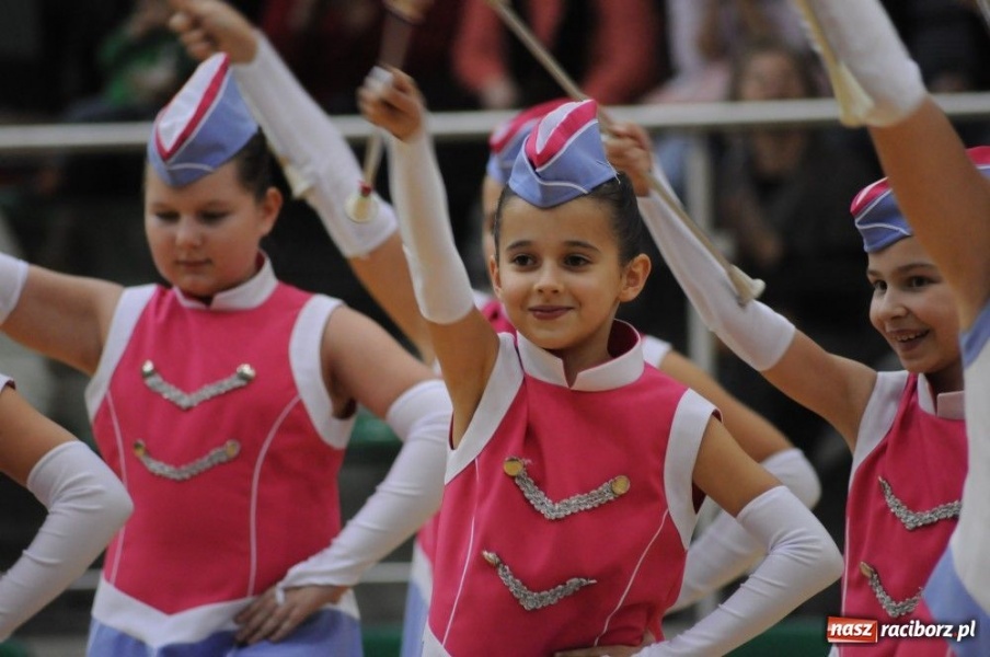 Zdjęcie w galerii na portalu naszraciborz.pl: Mikołajkowa fiesta w Arenie Rafako wiadomości z regionu