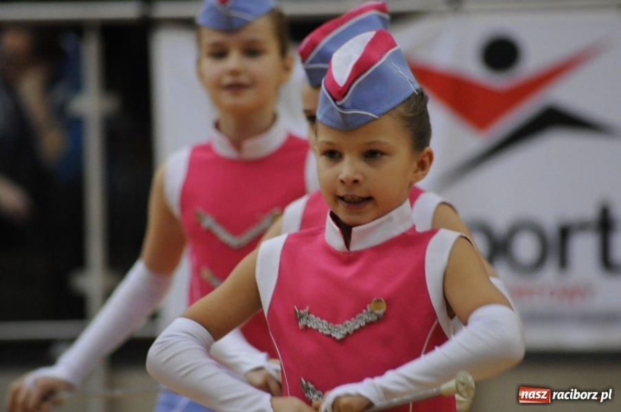 Zdjęcie w galerii na portalu naszraciborz.pl: Mikołajkowa fiesta w Arenie Rafako wiadomości z regionu
