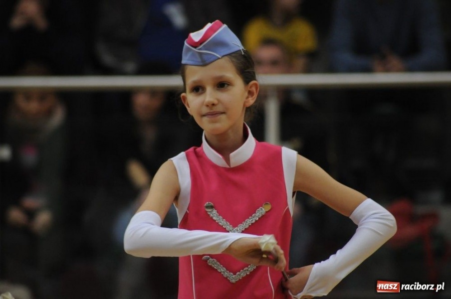 Zdjęcie w galerii na portalu naszraciborz.pl: Mikołajkowa fiesta w Arenie Rafako wiadomości z regionu