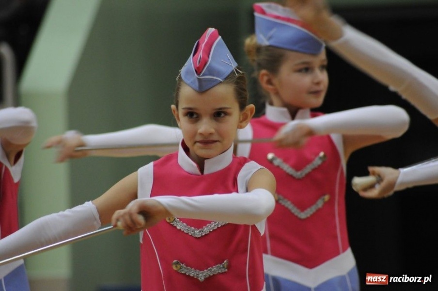 Zdjęcie w galerii na portalu naszraciborz.pl: Mikołajkowa fiesta w Arenie Rafako wiadomości z regionu