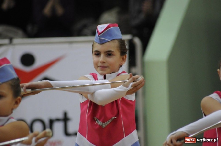 Zdjęcie w galerii na portalu naszraciborz.pl: Mikołajkowa fiesta w Arenie Rafako wiadomości z regionu