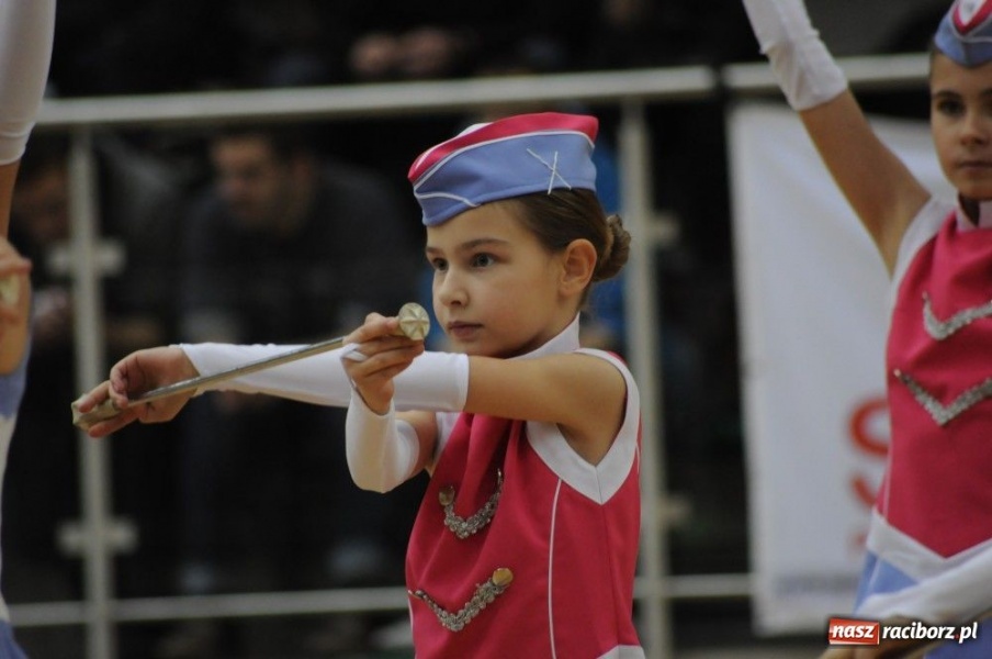 Zdjęcie w galerii na portalu naszraciborz.pl: Mikołajkowa fiesta w Arenie Rafako wiadomości z regionu