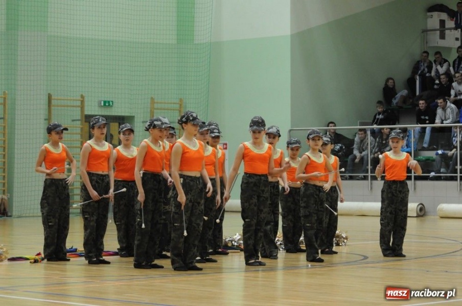 Zdjęcie w galerii na portalu naszraciborz.pl: Mikołajkowa fiesta w Arenie Rafako wiadomości z regionu