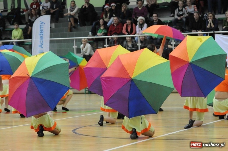 Zdjęcie w galerii na portalu naszraciborz.pl: Mikołajkowa fiesta w Arenie Rafako wiadomości z regionu