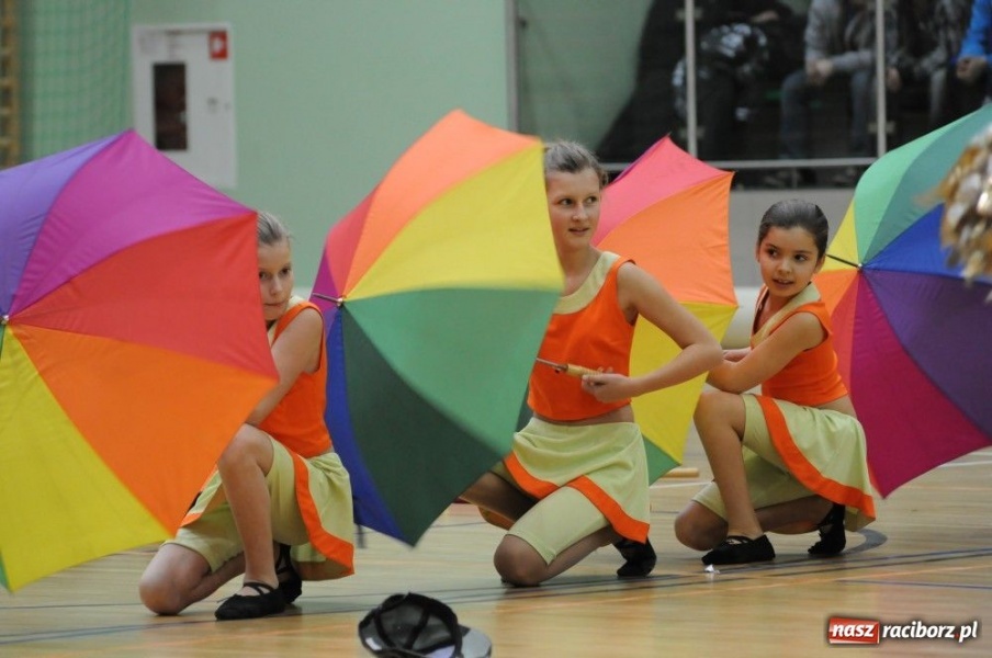 Zdjęcie w galerii na portalu naszraciborz.pl: Mikołajkowa fiesta w Arenie Rafako wiadomości z regionu