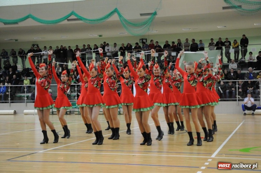 Zdjęcie w galerii na portalu naszraciborz.pl: Mikołajkowa fiesta w Arenie Rafako wiadomości z regionu