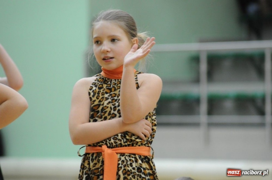 Zdjęcie w galerii na portalu naszraciborz.pl: Mikołajkowa fiesta w Arenie Rafako wiadomości z regionu