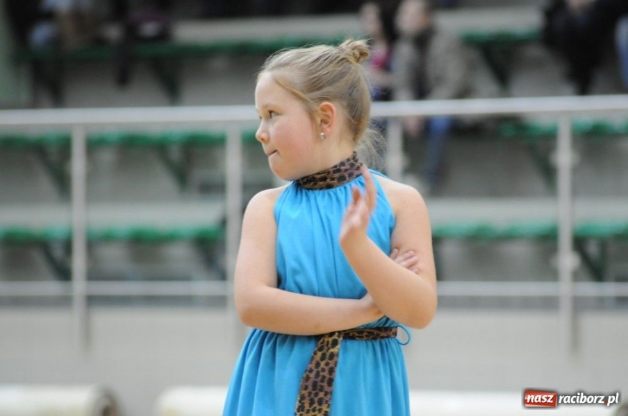 Zdjęcie w galerii na portalu naszraciborz.pl: Mikołajkowa fiesta w Arenie Rafako wiadomości z regionu