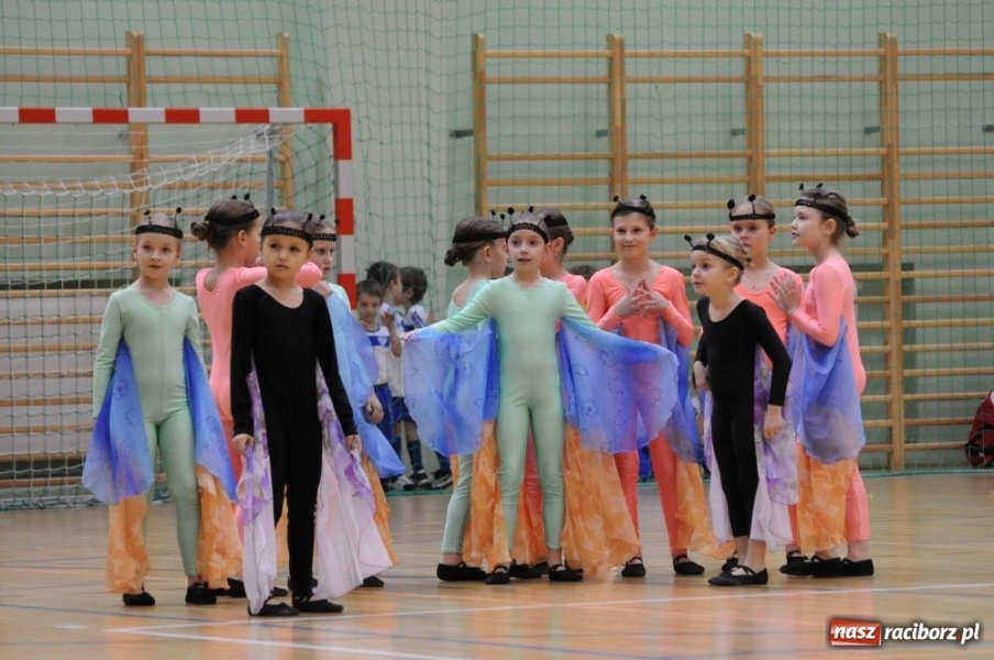 Zdjęcie w galerii na portalu naszraciborz.pl: Mikołajkowa fiesta w Arenie Rafako wiadomości z regionu