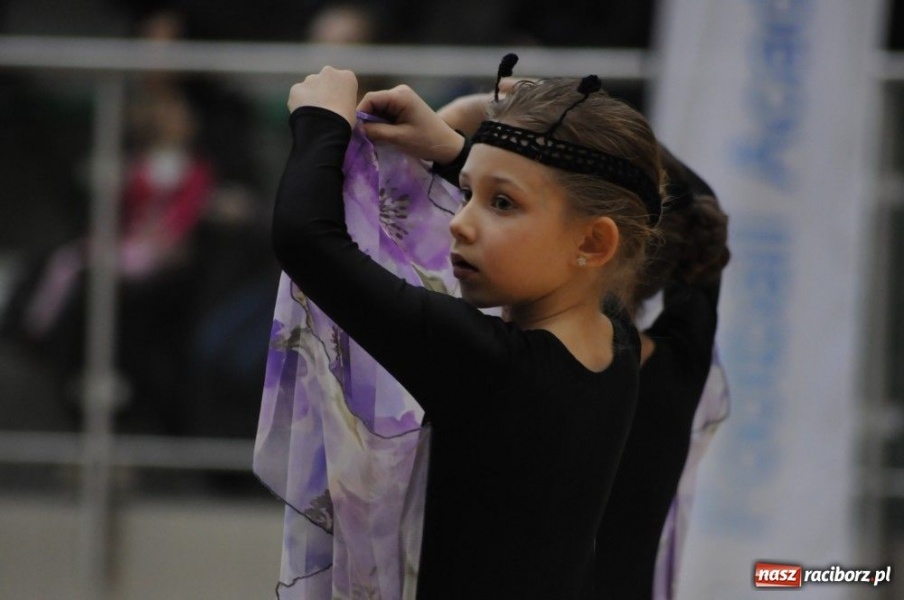 Zdjęcie w galerii na portalu naszraciborz.pl: Mikołajkowa fiesta w Arenie Rafako wiadomości z regionu