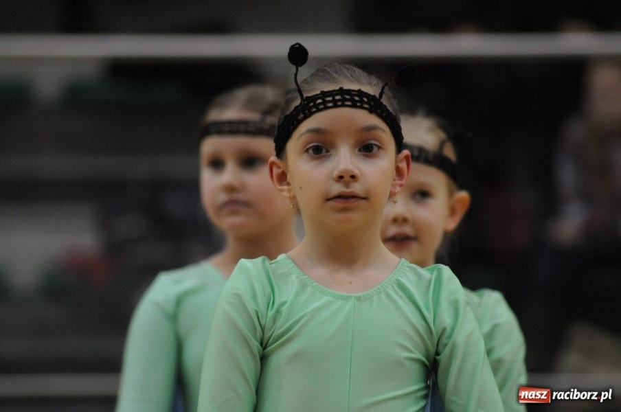 Zdjęcie w galerii na portalu naszraciborz.pl: Mikołajkowa fiesta w Arenie Rafako wiadomości z regionu